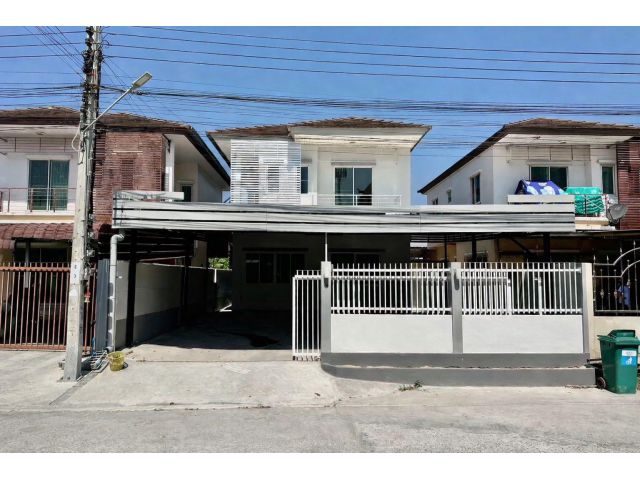 ให้เช่า - บ้านเดี่ยว รีโนเวทใหม่ทั้งหลัง ปากซอยถนนคุ้มเกล้า 39 ใกล้นิคมลาดกระบัง และสนามบินสุวรรณภูมิ