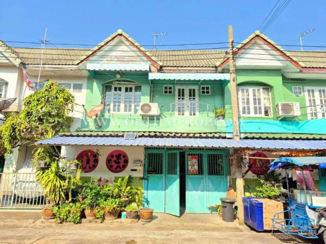 ทาวน์เฮ้าส์ หมู่บ้านสุชา บางบัวทอง ใกล้กับรถไฟฟ้าสายสีม่วง นนทบุรี