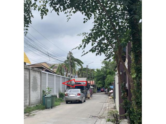 ขายที่ดินเปล่า ใกล้รถไฟฟ้าสายสีเหลือง สถานนีโชคชัย 4 ซ.โชคชัย 4 ซอย 54 แยก 23 ขนาด 100 ตารางวา เหมาะสร้างทาวน์โฮม