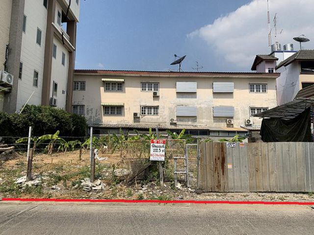 ขายที่ดินเปล่า ซ.แจ้งวัฒนะ 12 ใกล้รถไฟฟ้าสายสีชมพู ขนาด 112.5 ตรว. เหมาะสร้างสำนักงาน หรือบ้านพักอาศัย