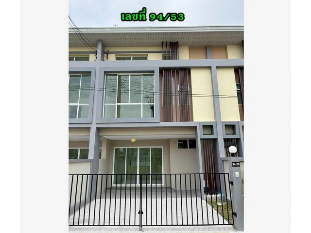 โครงการ โคโม่ วิภาวดี 94/53 เนื้อที่ 21.3 ตารางวา 3 ห้องนอน 3 ห้องน้ำ 1 ห้องเก็บของ หน้ากว้าง 5.8 เมตร