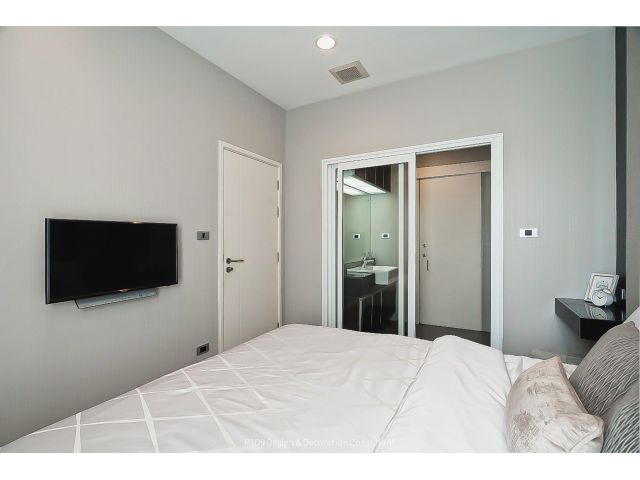 The Crest 34 safe clean