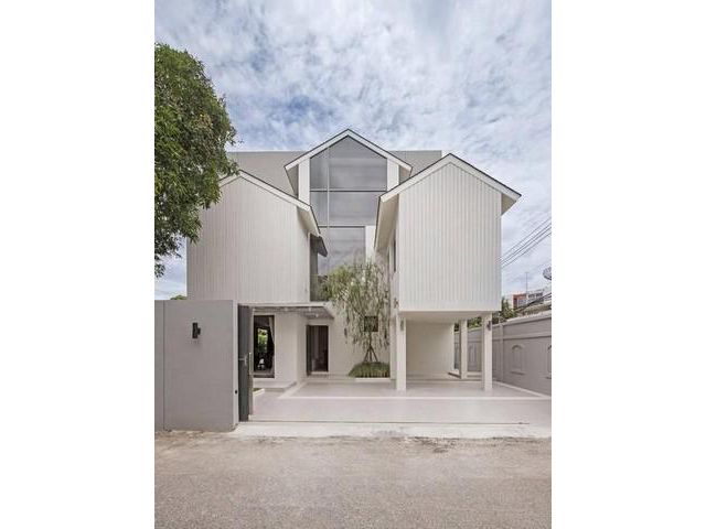 ให้เช่าหรือขายบ้านเดี่ยว 3 ชั้น หลังมุม สุขุมวิท71 ปรีดีพนมยงค์14