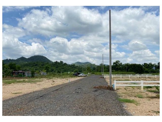 ที่ดินวิวเขาล้อมรอบ 250 ตารางวา ถมแล้วพร้อมน้ำไฟและเพื่อนบ้าน
