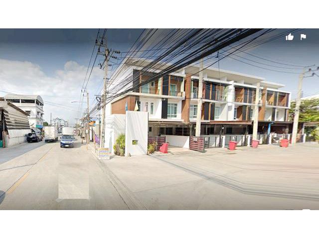 ถูกที่สุดในโลก เฟอร์ครบ! ทาวน์โฮม 3ชั้น 28ตรว.Big C เพชรเกษม108-