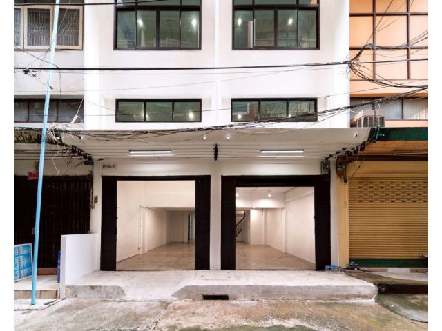 ขาย อาคารพาณิชย์ 2 คูหา ซ.เจริญกรุง 31 ตลาดน้อย-เยาวราช รีโนเวทใหม่ ทำเลทอง ติดแหล่งค้าขาย พร้อมลิฟต์ในตัว