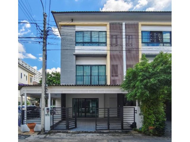 ขายทาวน์โฮมมือสองนนทบุรี โครงการ เดอะคอนเนคอัพ 3 รัตนาธิเบศร์ 17 (The Connect Up 3 Rattanathibet 17) หลังมุม