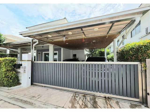 บ้านเดี่ยวมือสองโซนสวนเสือ มบ.ไลฟ อิน เดอะ การ์เด้น ศรีราชา ชลบุร