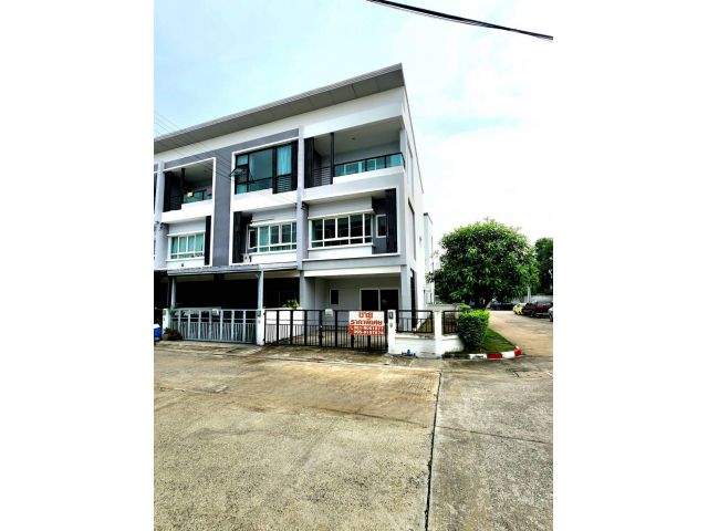 ขายทาวน์โฮมวัชรพล 3ชั้น  หลังมุม : เดอะริคโค้ ทาวน์ วัชรพล  ซ.ร่วมมิตรพัฒนา(ห้าแยกวัชรพล)  แขวงท่าแร้ง  เขตบางเขน  กรุง