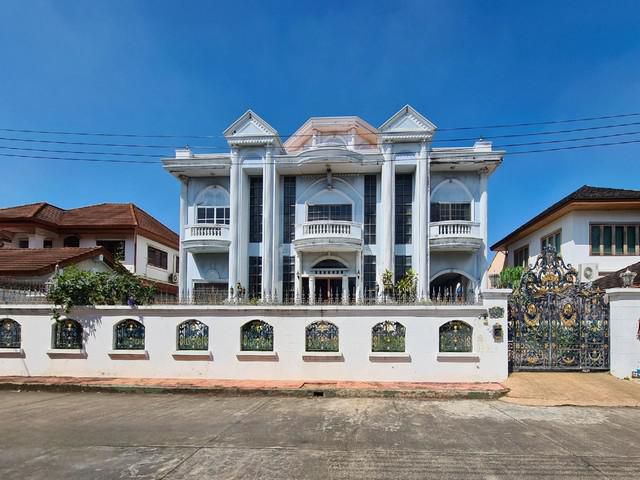 ขายบ้านเดี่ยว 3 ชั้น 215 ตรว. ถนนเสนานิคม 1 ซอย 28 ใกล้ BTS เสนาน