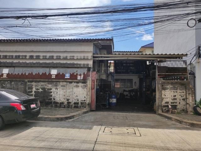 P1959 ให้เช่าโกดัง 2 ชั้น แปลงมุม พระราม 9 ซอย 60 ตรงข้ามเดอะไนน์