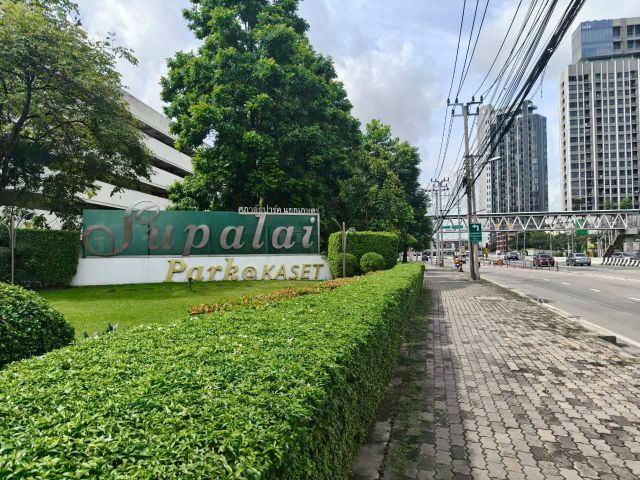 ขายคอนโด Penthouse ศุภาลัย ปาร์ค (Supalai Park Kaset)  2 ห้องนอน  2 ห้องน้ำ  1 ที่จอดรถ ใกล้ ม.เกษตร และ BTS เสนานิคม