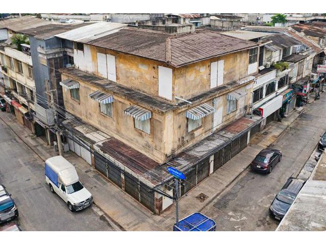 MRTสามยอด 650ม. สวนรมณีนาถ 150ม. ใกล้ อาคาร 2ชั้น หัวมุม 2คูหา