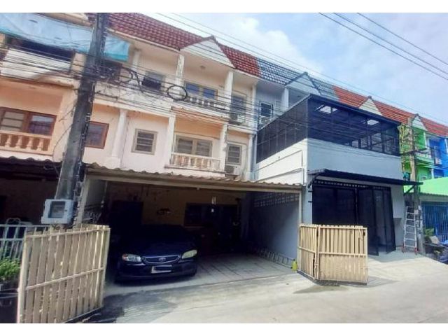 ขายทาวน์เฮ้าส์ หมู่บ้านรินทร์ทอง ซอยรามคําแหง 190 เขตมีนบุรี กรุงเทพมหานคร