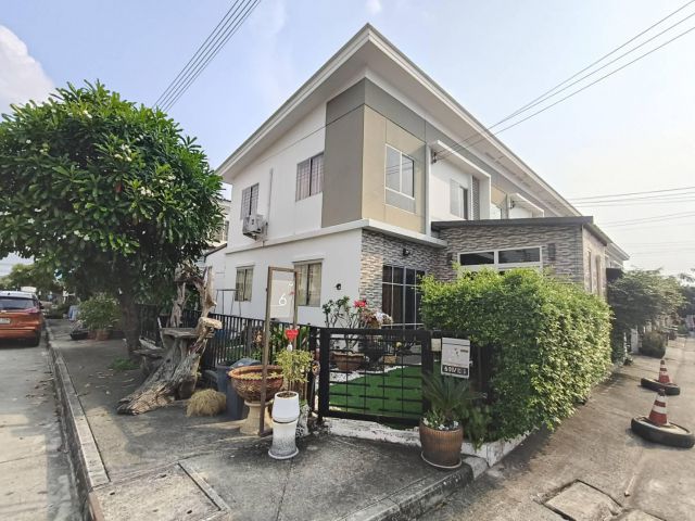 ขายทาวน์เฮาส์หลังมุม พฤกษา 60/1 รังสิต-บางพูน ตกแต่งสวยพร้อมเข้าอยู่ ทำเลดี ใกล้ฟิวเจอร์พาร์ครังสิต ปทุมธานี