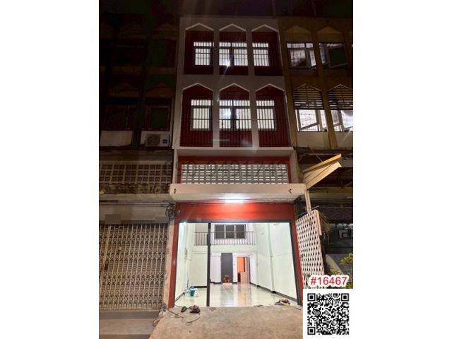 เช่า อาคารพาณิชย์ 3 ชั้นครึ่ง อยู่ในซอยเสรีไทย 48 ห่างจากปากซอยประมาณ 40 เมตร