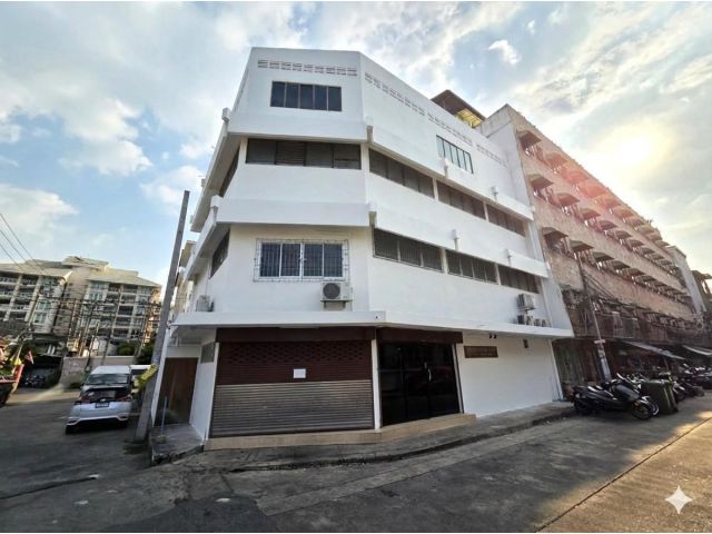 ให้เช่าอาคารพาณิชย์ 4 คูหา 4 ชั้น สาทร–นราธิวาส 14 ทำเลดี ใกล้ BTS ช่องนนทรี สาทร