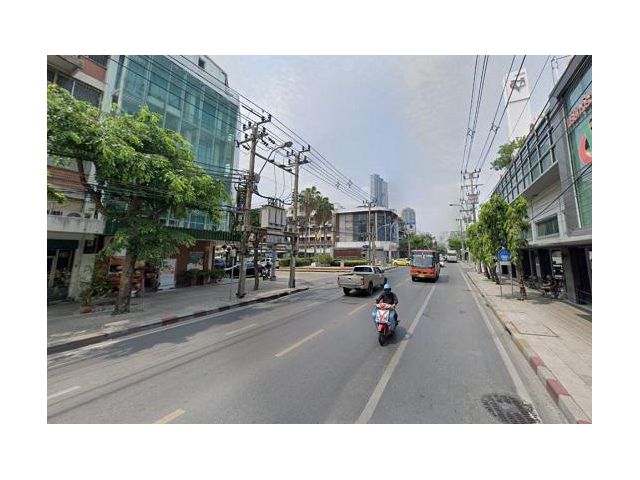 ขายที่ดินพร้อมสิ่งปลูกสร้าง ถนนเจริญกรุง ใกล้โรงเรียนนานาชาติโชรส์เบอรี