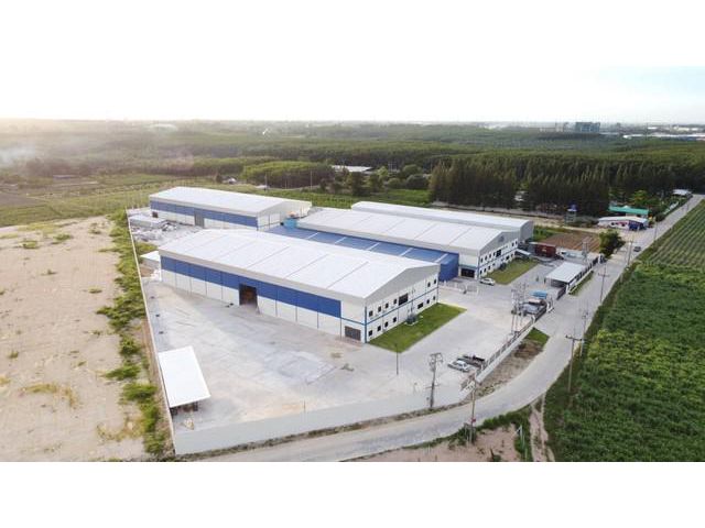 พื้นที่ใช้สอย  ประมาณรวม 8,000 ตารางเมตร มีออฟฟิต 2 ชั้น ทุกอาคาร