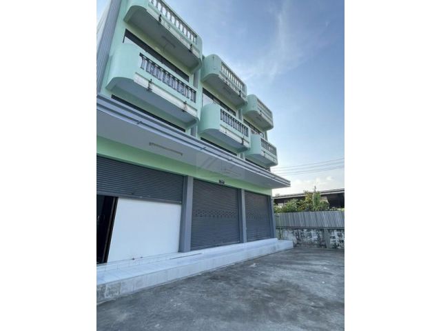 ให้เช่าบ้านอาคาร 2.5 ชั้น 100 ตรว. ซอยลาซาล24 สุขุมวิท 105