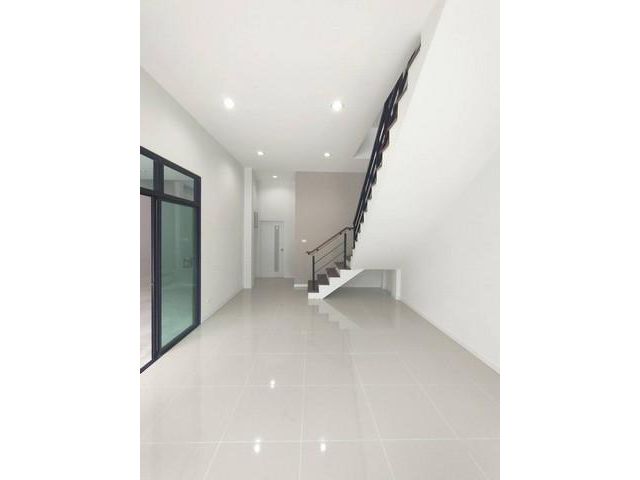 ให้เช่าโกดังและออฟฟิศ450 ตร.มสร้างใหม่ย่านบางใหญ่ นนทบุรี ซอยกัตน