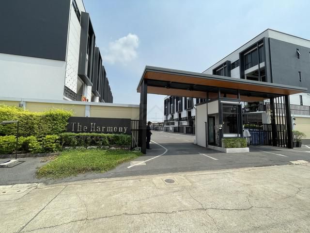 ให้เช่าโฮมออฟฟิศ 4 ชั้นหลังมุม 305 ตรม. The Harmoney รามอินทรา62