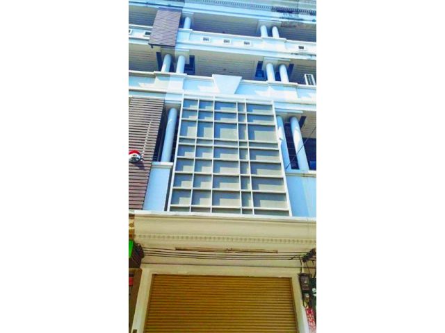 ย่านพระราม 9 550 ตร.ม. MRT พระราม 9 3 ให้เช่าอาคารพาณิชย์ 6 ชั้น