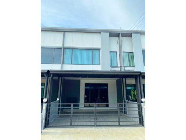 ทาวน์โฮมให้เช่า 2 ชั้น ใกล้ถนนบางนา-ตราด  ม.รามคำแหง 2 3 กม.