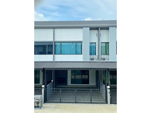 ซัมมิท วินด์มิลล์  ทาวน์โฮม  3 นอน บางนา วงแหวน เมกาบางนา 1 กม.