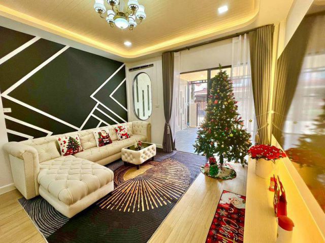 ขายทาวน์เฮ้าส์ 2 ชั้น หมู่บ้านเพชรไพลินพระยาสุเรนทร์ 35 ใกล้แฟชั่นไอส์แลนด์ เนื้อที่ 16 ตารางวา 2 ห้องนอน