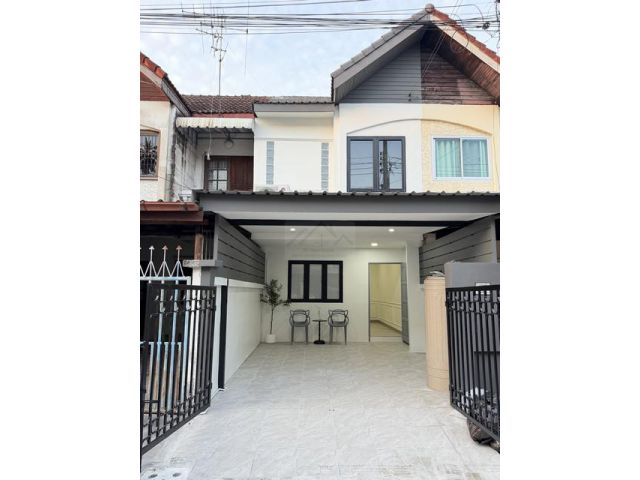 ขายทาวน์โฮม 2 ชั้น 120 ตรม ม.เลิศอุบล โชคชัย 4 ซอย 22 รีโนเวทใหม่