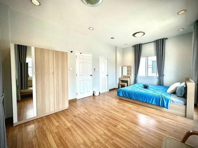 P1963 ให้เช่าบ้าน ถนนคุ้มเกล้า ถนนเจ้าคุณทหาร ตรงข้ามตลาดคุ้มเกล้