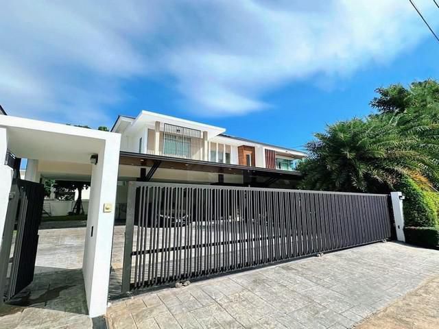 ให้เช่าบ้านหลังมุมมีสระว่ายน้ำ 5นอน เพอร์เฟค มาสเตอร์พีซ สุขุมวิท