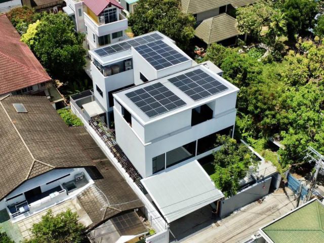 ขาย บ้านเดี่ยว 3 ชั้น สไตส์โมเดิร์น ซอยอินทระ 28  อายุบ้านเพียง 2 ปี