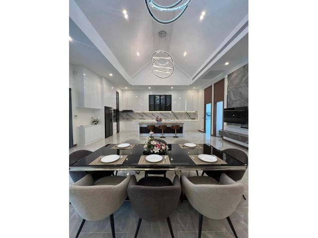 H1021  ขายบ้านเดี่ยว 2 ชั้น พลูวิลล่าสุดหรู พัทยา