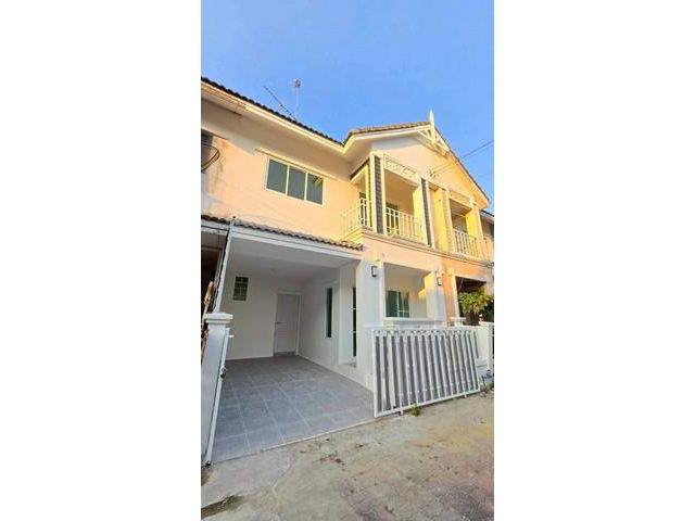 ขายด่วน ทาว์เฮาส์ บ้านฟ้าปิยรมณ์เรือนหลวง เฟส1ลำลูกกา คลอง 6