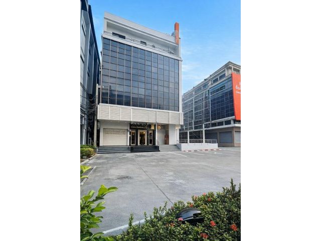 อาคารพาณิชย์ให้เช่า 6 ชั้น รีโนเวทใหม อิมพีเรียลเวิลด์สำโรง 500 ม