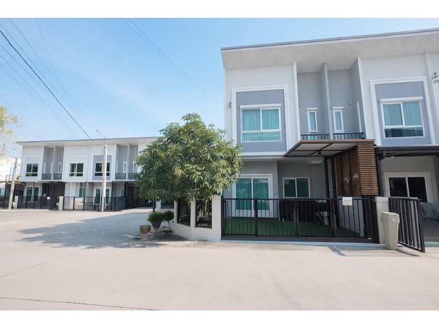 คาซ่า วอเตอร์ไซต์ ทาวน์เฮาส์ สวยพร้อมเข้าอยู่ ในทำเลศักยภาพ