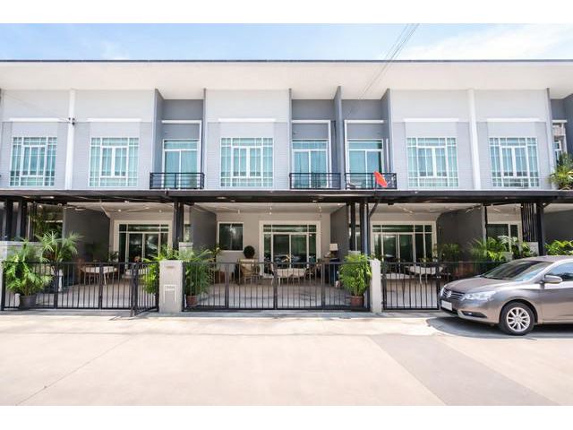 คาซ่า วอเตอร์ไซด์ ทาวน์เฮาส์สวยพร้อมอยู่ ขายขาดทุน