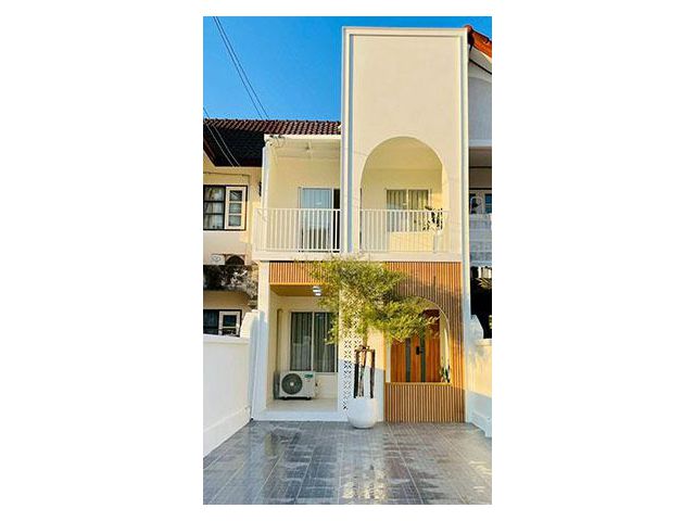 ขายทาวน์เฮ้าส์ ทำเลเจ็ดยอด บ้านสวยสไตล์โมเดิร์น มินิมอล