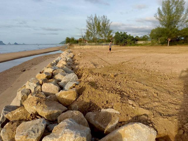 ขายที่ดินเปล่าติดทะเล ทำเลสวยมาก  อำเภอบ่อนอก จังหวัดประจวบคีรีขันธ์