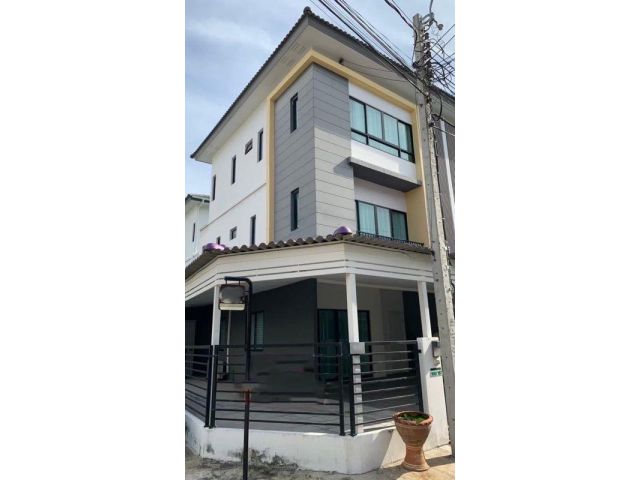 ให้เช่าทาวน์โฮม 3 ชั้น หมู่บ้านคอนเน็ต อัพ3 รัตนาธิเบศร์17 นนทบุร