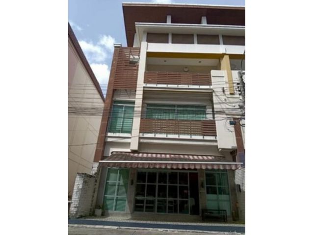 ขายทาวน์โฮม 3 ชั้นมือสอง โครงการ บ้านกลางเมือง มอนติ-คาร์โล  (Baan Klang Muang Monte-Carlo) รัชวิภา กรุงเทพ