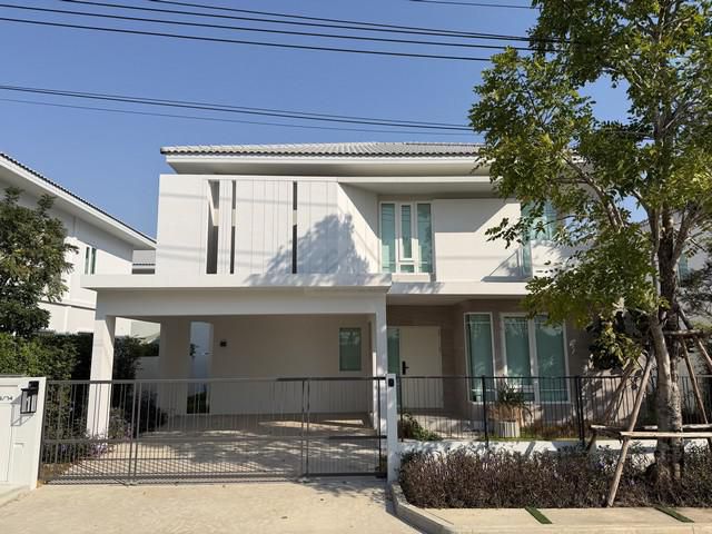 ให้เช่าบ้านเดี่ยวใหม่ 4 ห้องนอน สีวลี บางนา กม.13 ใกล้สโมสร ติดถน