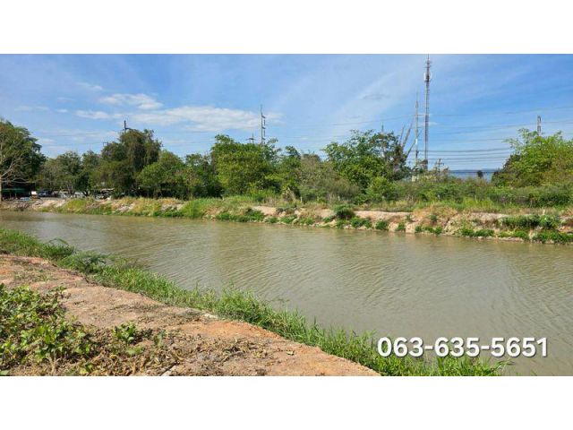 ขายที่สวยติดถนนเลียบคลอง ใกล้ สี่แยกจปร. ต.พรหมณี อ.เมืองนครนายก