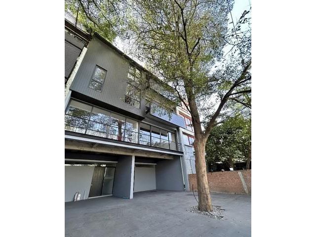 ให้เช่าโฮมออฟฟิศ 3.5ชั้น  ซอยรัชดา 32และลาดพร้าว35 ใกล้ MRT ลาดพร