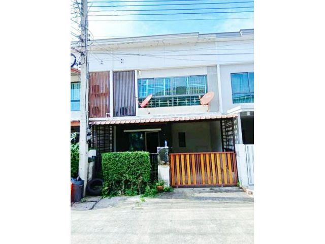 ให้เช่าทาวน์เฮาส์ 2 ชั้น ทำเลบรมราชชนนี สาย 5 ม.มหิดล ศาลายา 900