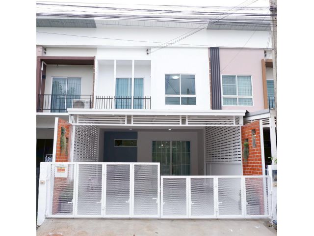 หลุดจอง! บ้านทำเลทอง คลอง 1 "ไม่เข้าคลอง" ใกล้ฟิวเจอร์ฯ เพียง 5 นาที