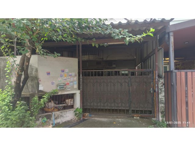 ขายทาวเฮาส์ นวมินทร์90 32 ตร.ว. ตามสภาพ ราคา 1.5 ล้านบาท