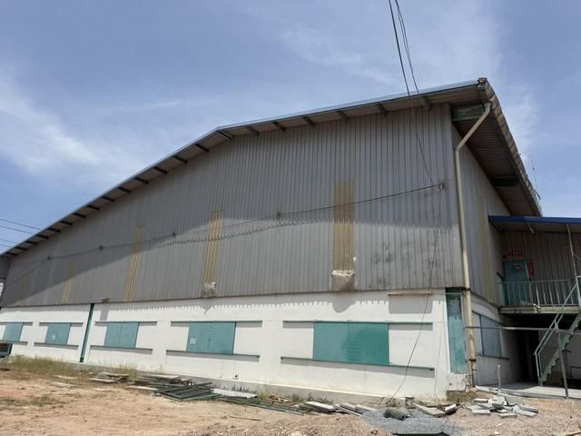 เนื้อที่ขนาด พื้นที่7.5ไร่ -มีอาคาร 3หลัง หลังใหญ่ 2600 ตารางเมตร